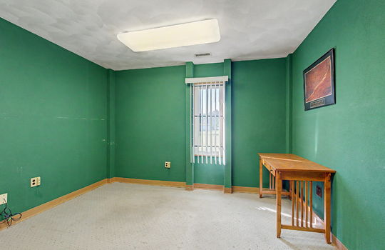 36-web-or-mls-9901 Secor Rd Int-25