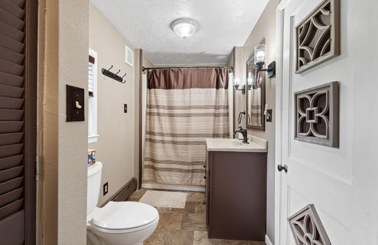 40-web-or-mls-9111 Telegraph Rd Int-20