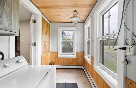 41-web-or-mls-9111 Telegraph Rd Int-21