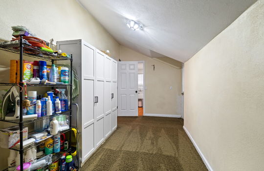 44-web-or-mls-6308 Yankee Rd Int-32