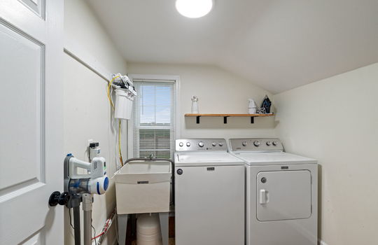 45-web-or-mls-6308 Yankee Rd Int-33