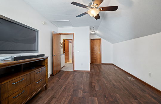 45-web-or-mls-7273 Silo Meadows Dr Int-32