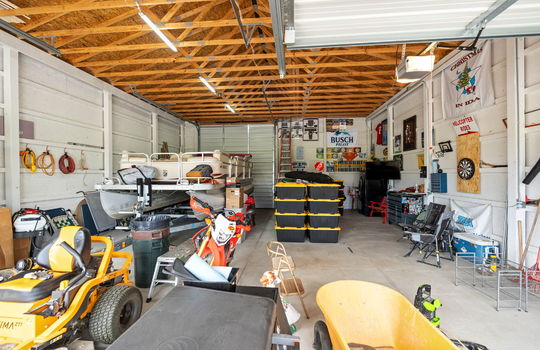46-web-or-mls-6308 Yankee Rd Int-34