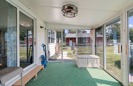 5736 Starr Ave Int-23