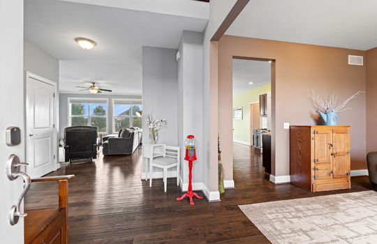 7-web-or-mls-5584 Red Hawk Ln Int-1
