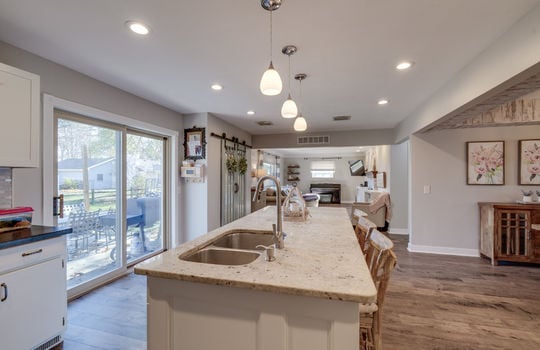 7558 Apache Trail Int-15