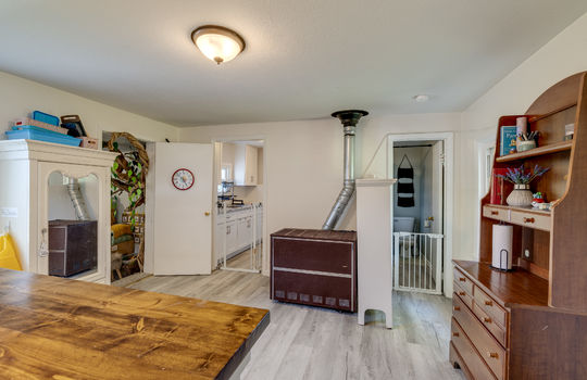 9230 Crabb Rd Int-3