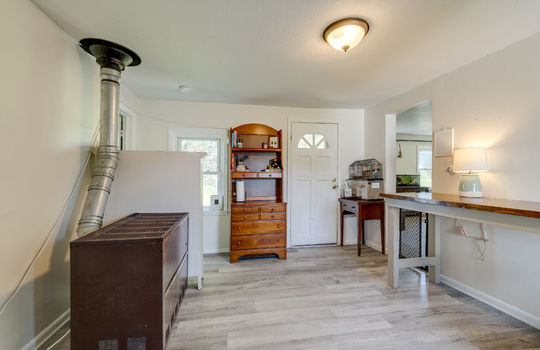 9230 Crabb Rd Int-5