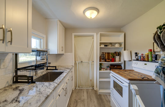 9230 Crabb Rd Int-7