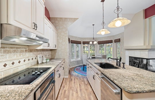 20-web-or-mls-4263 Deerfield Woods Int-13