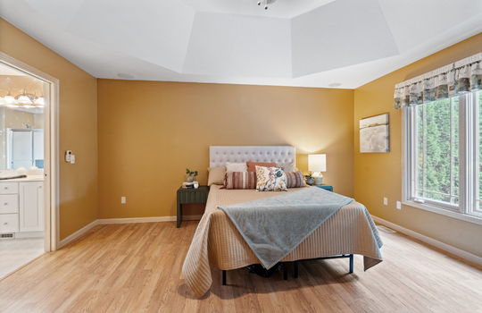 23-web-or-mls-4263 Deerfield Woods Int-16