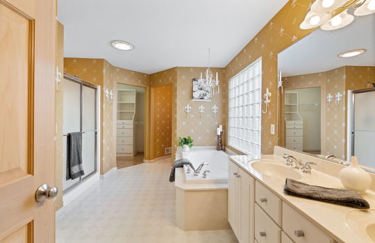 26-web-or-mls-4263 Deerfield Woods Int-19