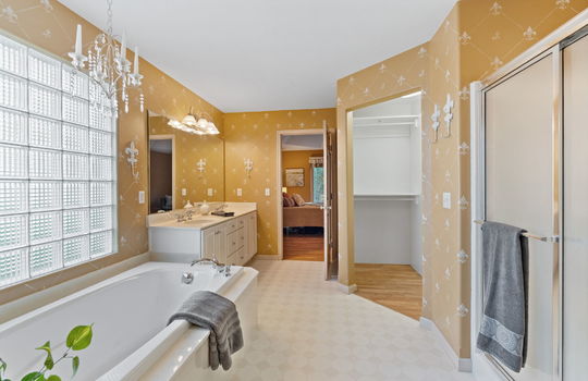28-web-or-mls-4263 Deerfield Woods Int-21