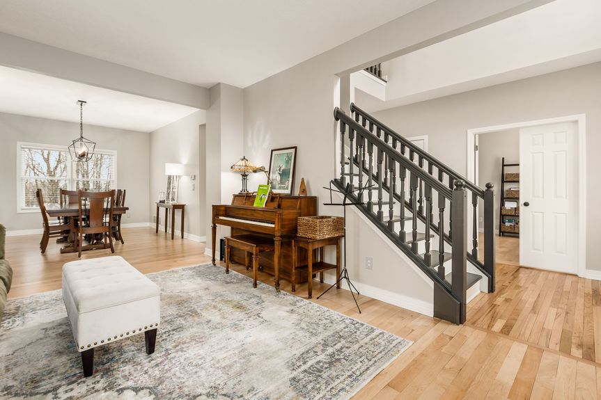 003_426 Crestview Woods Dr010