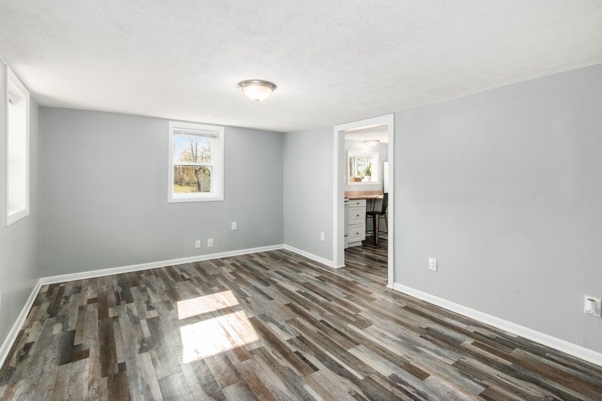 004_18acc6e1_E Bennington-023