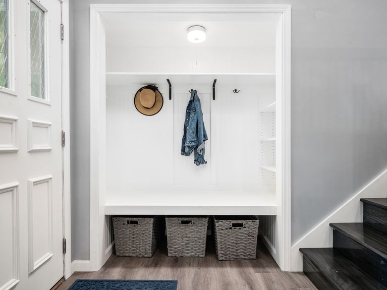 004_- 2165 Welsh Hills NE 003