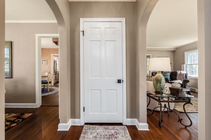 004_77_i 88 N 33rd Street 001