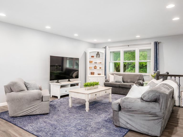 007_- 2165 Welsh Hills NE 009