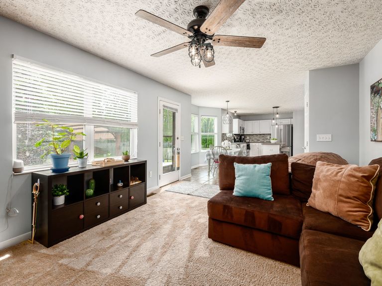 007_ee_C &#8211; 302 Streamwater022