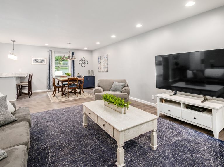 008_- 2165 Welsh Hills NE 018