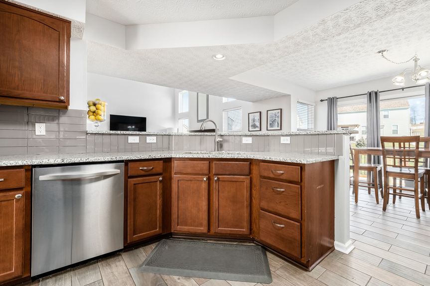 [008] 248 Auburn Dr, Newark, OH