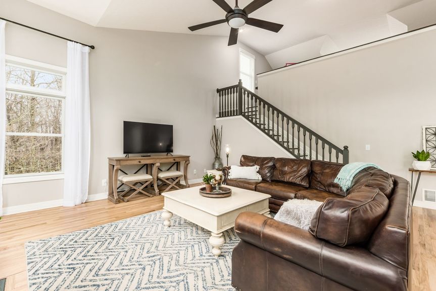 008_426 Crestview Woods Dr063