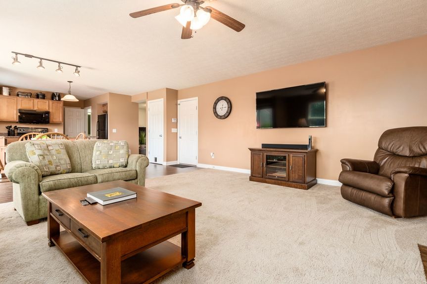 008_ Newark OH 43055 USA064