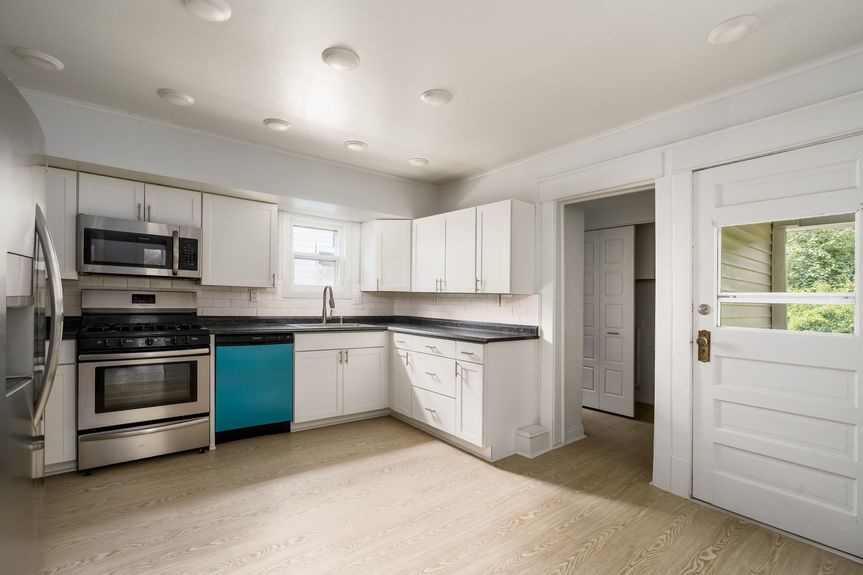 008__R 215 Mulberry Street050