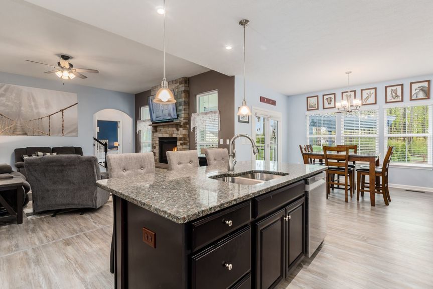 009_OM- 2028 Pine Hills Dr043