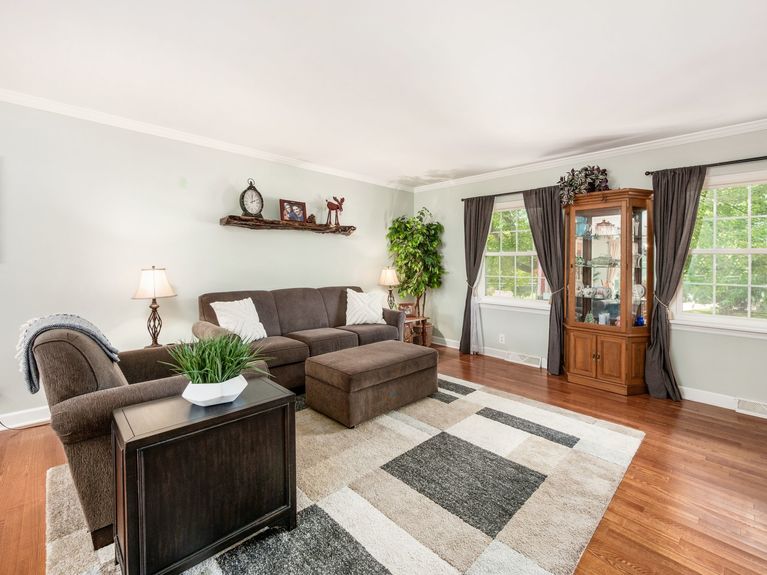 010_44c_C &#8211; 1246 Pembroke 018