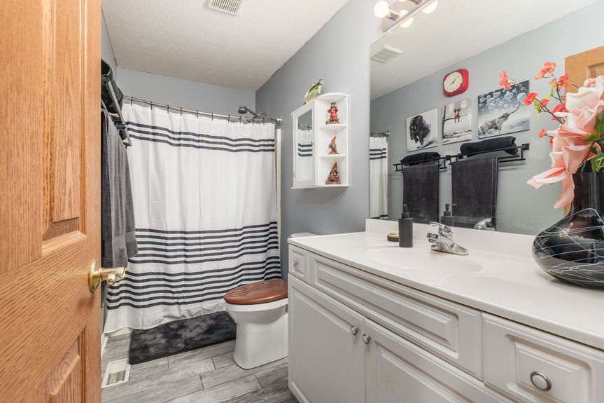 010_ Dr Delaware OH 43015 USA