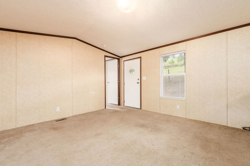 010_M- 11355 Hamby Hill Rd011