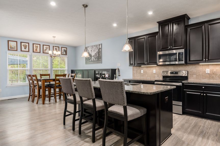 010_OM- 2028 Pine Hills Dr048