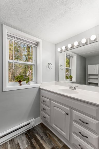 010_c80bd1a2_E Bennington-047