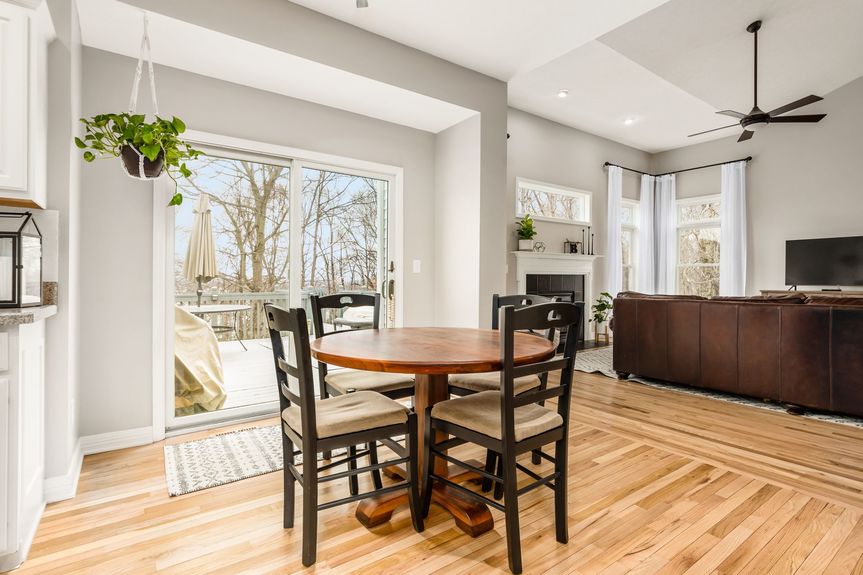 011_426 Crestview Woods Dr050