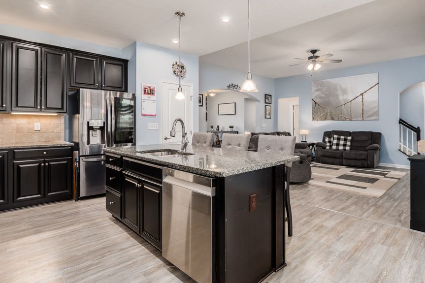 011_OM- 2028 Pine Hills Dr041