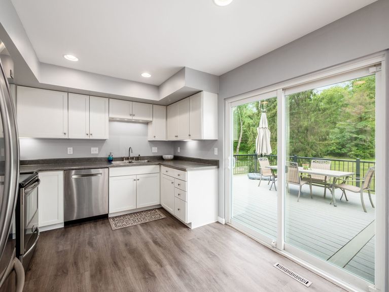 012_- 2165 Welsh Hills NE 035