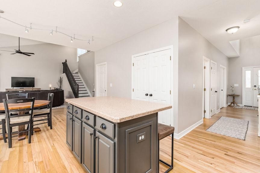 012_26 Crestview Woods Dr048a