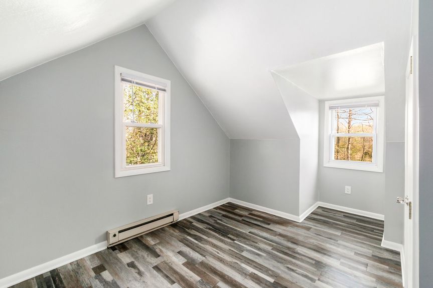 012_49895234_E Bennington-001