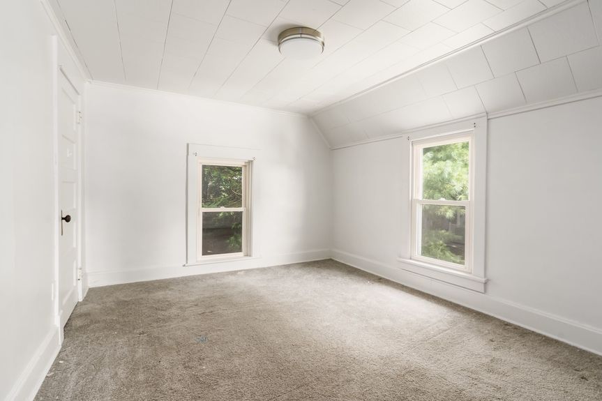 012__R 215 Mulberry Street078