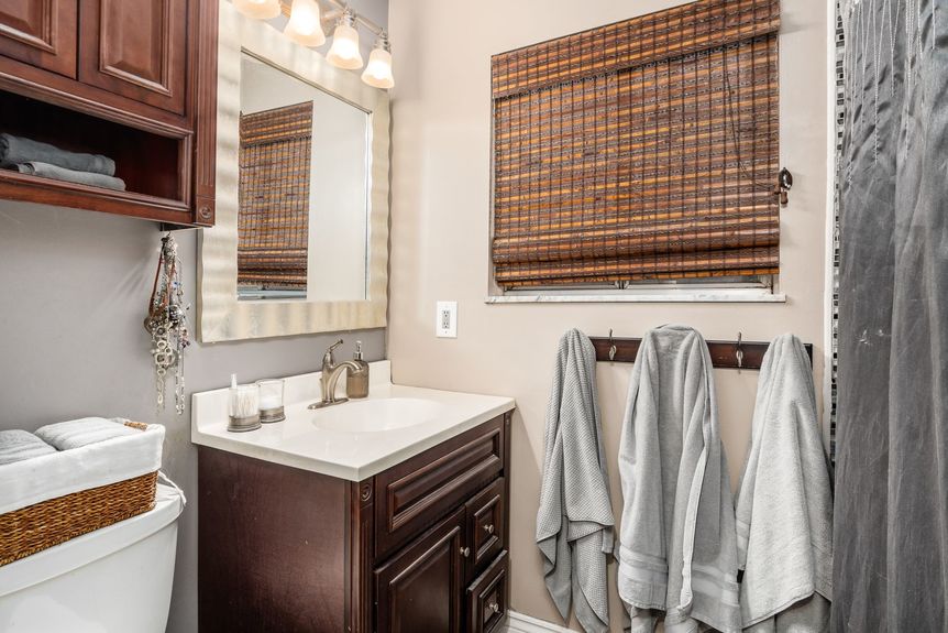 013_d4a243_OM- 1720 Fir Ct056