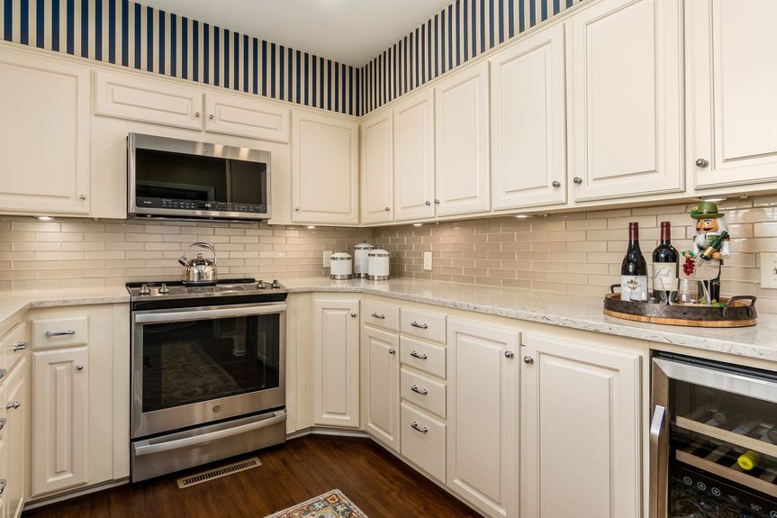 014_53_i 88 N 33rd Street 050