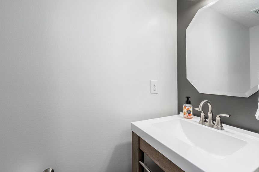 015_an Ct Newark OH 43055 USA