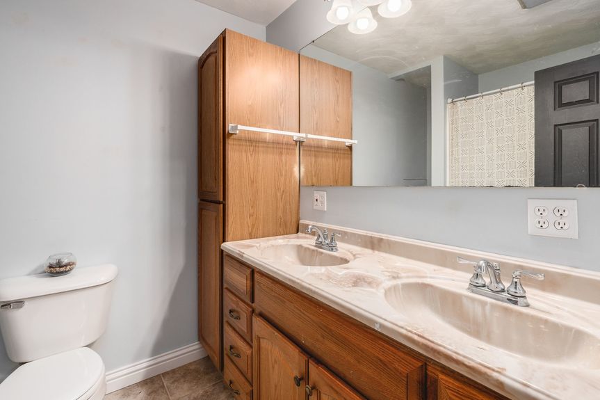 017_ Newark OH 43055 USA083