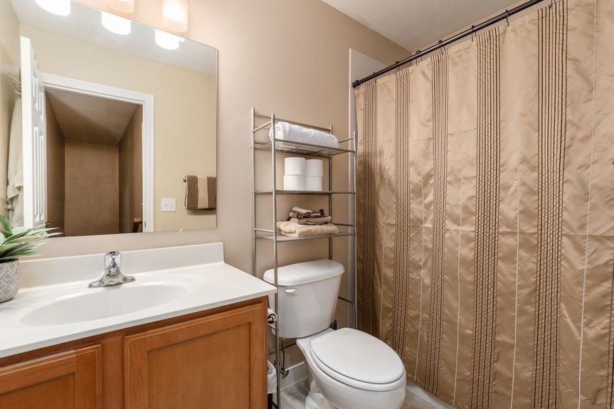 019_ Newark OH 43055 USA088