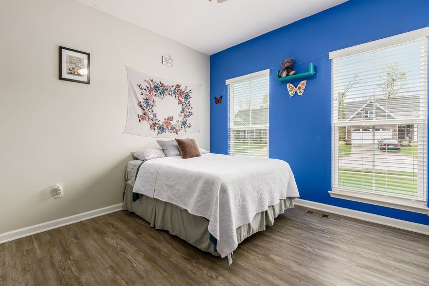 019_OM- 2028 Pine Hills Dr003