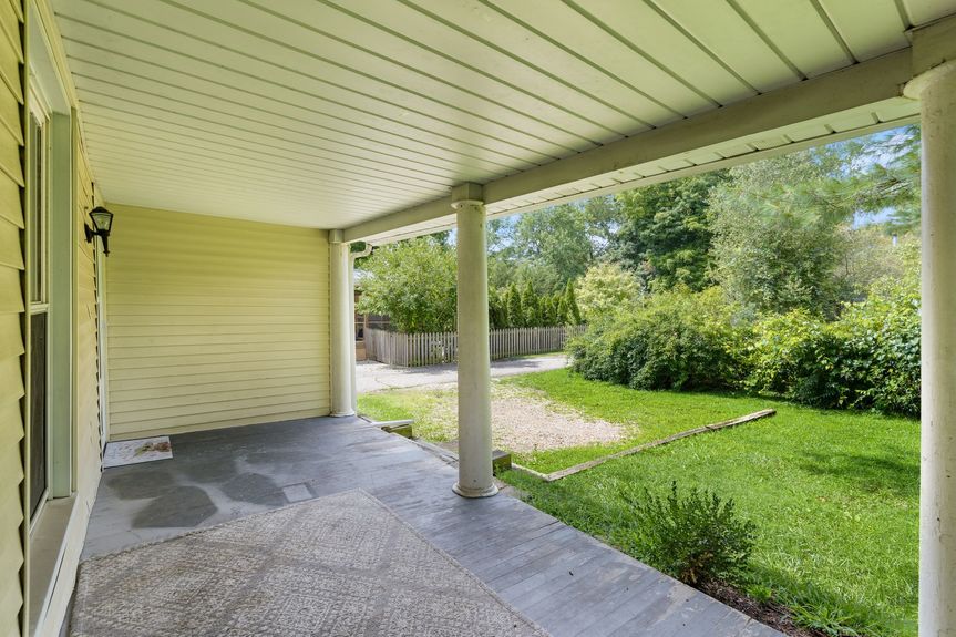 019__R 215 Mulberry Street015