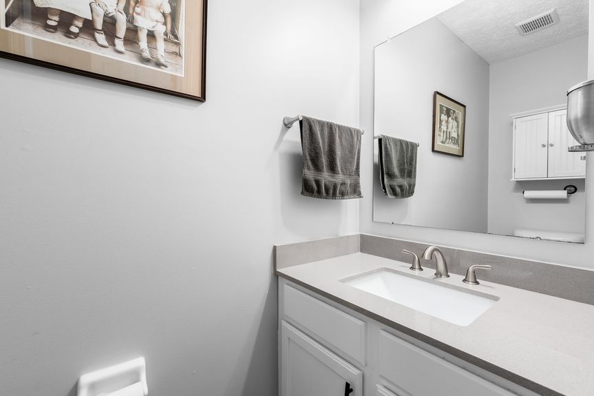 [020] 248 Auburn Dr, Newark, OH