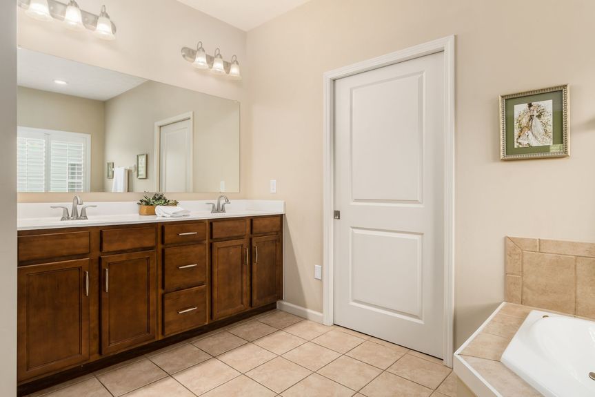 020_ Newark OH 43055 USA079