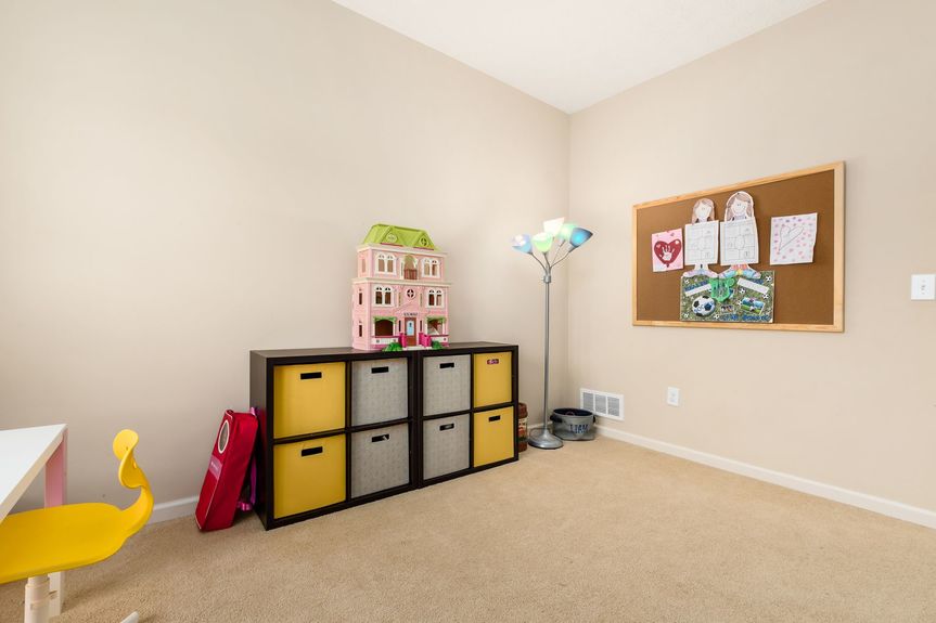 023_ Newark OH 43055 USA094